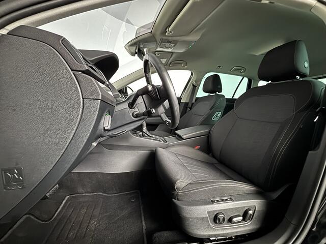 Skoda SUPERB Combi 1.4 TSI iV Style | LED Matrix | Elektrisch bedienbare stoelen | Matrix LED
