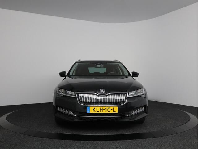 Skoda SUPERB Combi 1.4 TSI iV Style | LED Matrix | Elektrisch bedienbare stoelen | Matrix LED