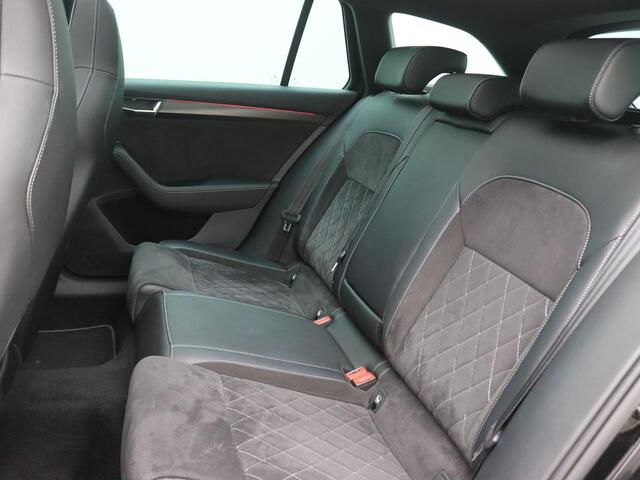 Skoda SUPERB Combi 1.4 TSI iV Sportline Business 218PK DSG SOH 90,13%, Panoramadak, 360gr. Camera, Memorystoel, 19" LM Velgen, Keyless, Adaptieve Cruise Control, Side Assist