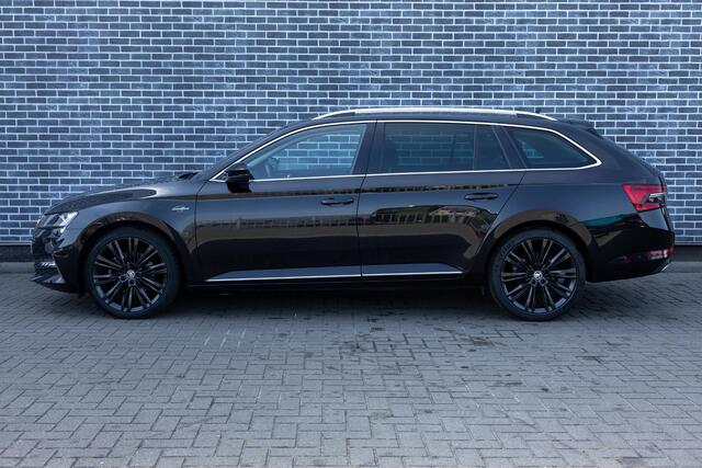 Skoda SUPERB Combi 1.4 TSI iV Laurent & Klement | Plug-in Hybrid (PHEV) | Lederen Bekleding | Matirx-LED Koplampen | Panoramadak | Stoelventilatie | Columbus Navigatie | Stoelverwarming voor en achter | Keyless Entry | Elektrische Achterklep | Cruise Control Adaptief