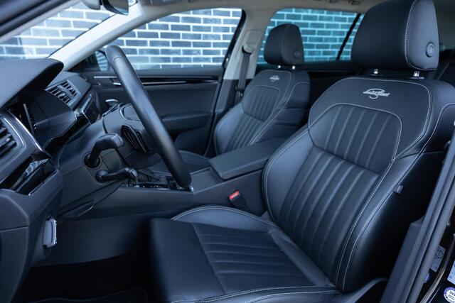 Skoda SUPERB Combi 1.4 TSI iV Laurent & Klement | Plug-in Hybrid (PHEV) | Lederen Bekleding | Matirx-LED Koplampen | Panoramadak | Stoelventilatie | Columbus Navigatie | Stoelverwarming voor en achter | Keyless Entry | Elektrische Achterklep | Cruise Control Adaptief