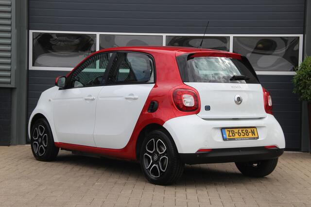 Smart EQ FORFOUR Business Solution 18 kWh Navi | ECC | Stoelverw | PDC | Leder | Zeer luxe | Cruise | LMV | Nw.Banden | Dealer onderhouden | Zeer nette