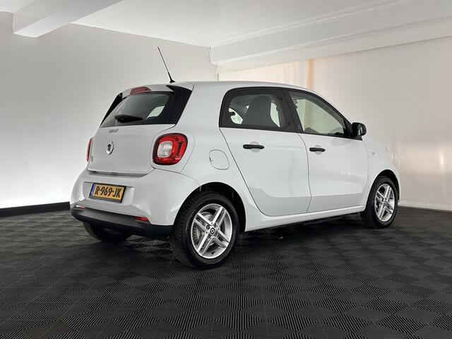 Smart EQ FORFOUR Essential 18 kWh [ 3-Fase ] (INCL.BTW) Aut. *FULL-LEATHER | AIRCO | CRUISE | DAB+ | COMFORT-SEATS | 15''ALU*