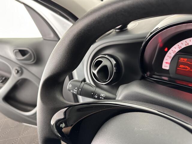 Smart EQ FORFOUR Essential 18 kWh [ 3-Fase ] (INCL.BTW) Aut. *FULL-LEATHER | AIRCO | CRUISE | DAB+ | COMFORT-SEATS | 15''ALU*