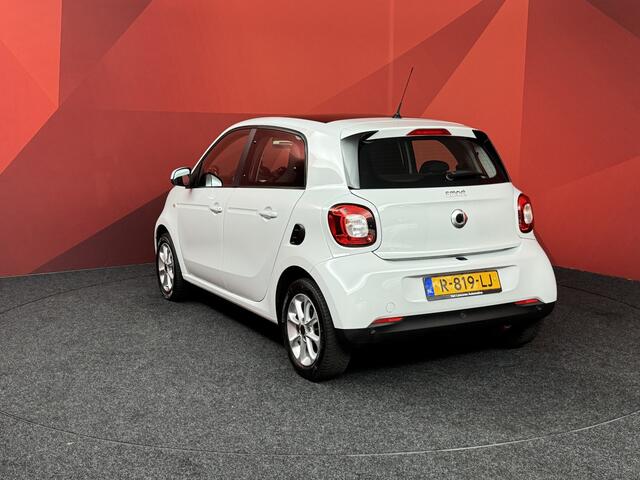 Smart EQ FORFOUR Comfort 18 kWh | Cruise control | Panoramadak| Stoel Verwarming | APK 10-10-2027 |