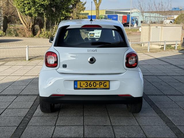Smart EQ FORFOUR Essential 18 kWh | 89% SOH | LMV | Leder |