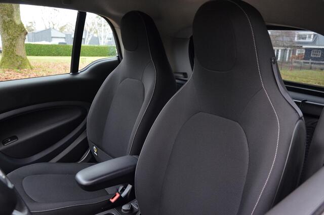 Smart FORTWO 1.0 Passion BRABUS Navi/Ecc/BRABUS Sportpakket/Apple Carplay/Android Auto/Cruise control