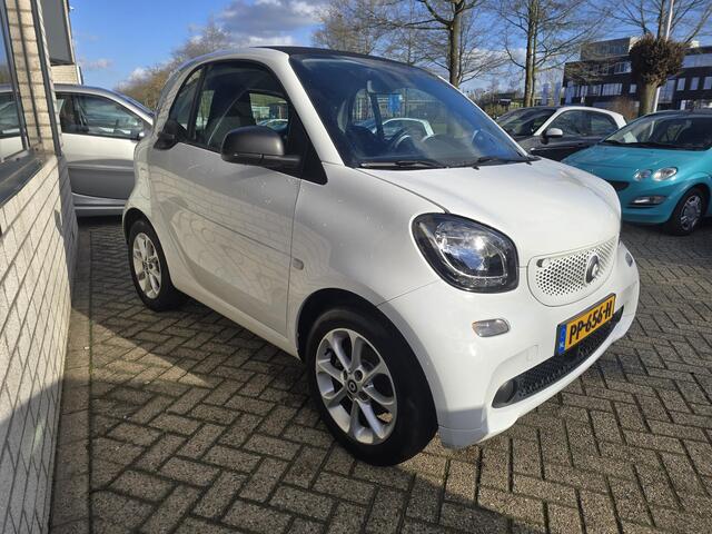Smart FORTWO electric drive pure 18 kWh carplay en Android auto