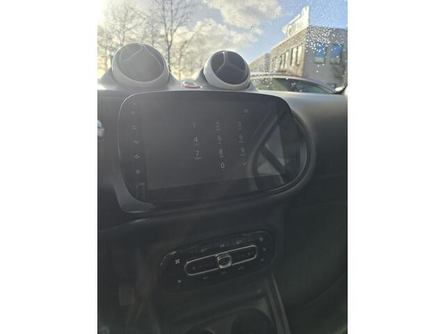 Smart FORTWO electric drive pure 18 kWh carplay en Android auto