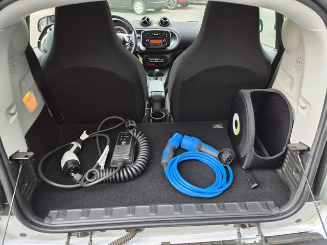 Smart FORTWO EQ Comfort 18 kWh | SOH 90,2% | Nieuwe APK | Cruise | Pano