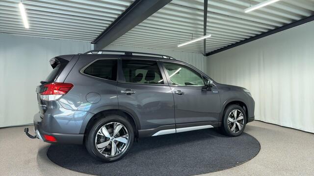 Subaru FORESTER 2.0i e-BOXER First Edition Automaat | Trekhaak | Leder | Memory