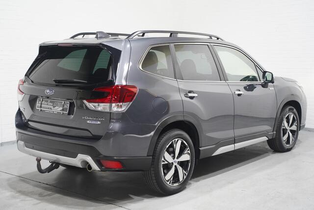 Subaru FORESTER 2.0i e-BOXER First Edition Leder Apple Carplay Schuifdak Camera Trekhaak NAP