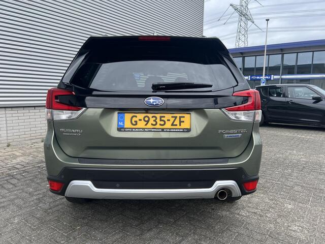 Subaru FORESTER 2.0i e-BOXER First Edition Automaat Lage Kilometerstand | Elek. Schuif/Kantel Dak | Apple Carplay & Android Auto | All Season Banden | Climate Control | 18" LM Velgen | Verwarmde Achterbank