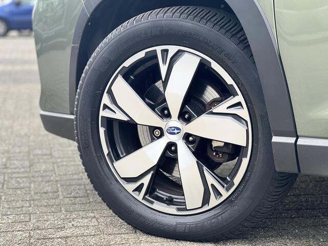 Subaru FORESTER 2.0i e-BOXER First Edition Automaat Lage Kilometerstand | Elek. Schuif/Kantel Dak | Apple Carplay & Android Auto | All Season Banden | Climate Control | 18" LM Velgen | Verwarmde Achterbank