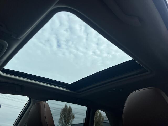 Subaru FORESTER 2.0i e-BOXER First Edition Automaat Lage Kilometerstand | Elek. Schuif/Kantel Dak | Apple Carplay & Android Auto | All Season Banden | Climate Control | 18" LM Velgen | Verwarmde Achterbank