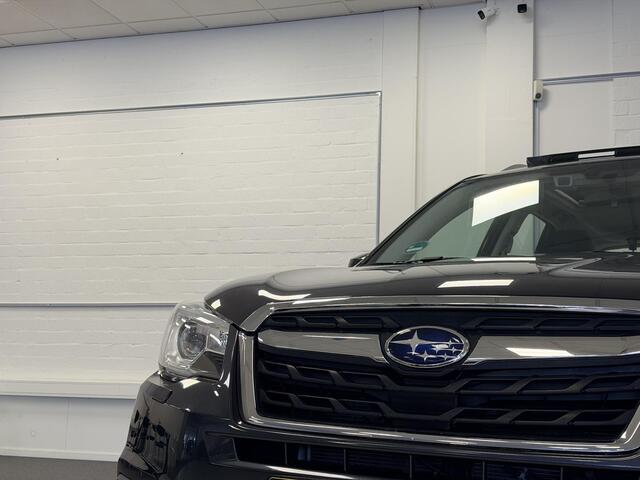 Subaru FORESTER 2.0 Luxury | Panorama dak | Trekhaak | Unieke km-stand! |
