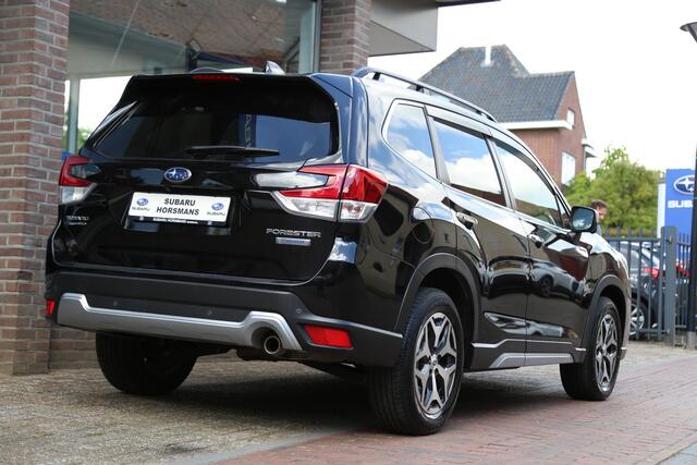 Subaru FORESTER 2.0i e-BOXER AWD Luxury Navi Carplay Camera LED