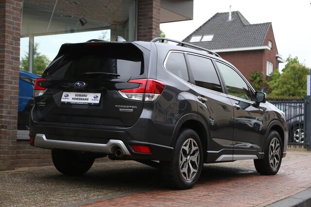 Subaru FORESTER 2.0i e-BOXER AWD Comfort Navi Camera ACC El.Stoelen