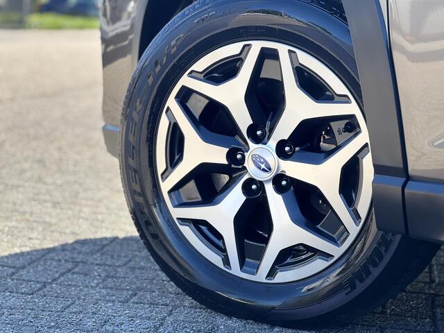 Subaru FORESTER 2.0i e-BOXER Premium Automaat | Apple Carplay & Android Auto | Cito Geleverd & Onderhouden | Trekhaak | Bruin Lederen Bekleding