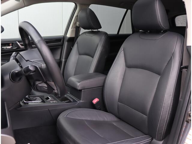 Subaru OUTBACK 2.5i Premium | Schuifdak | Trekhaak | Winterbandenset | H&K