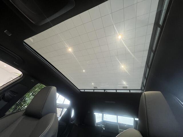 Subaru SOLTERRA 4E-xperience 73.1 kWh | NIEUW MODEL!!! | 100% Elektrisch | Uit Voorraad Leverbaar | Panoramisch Dak | Dubbelen Draadloze Telefoonoplader | Nieuw Multimedia Systeem