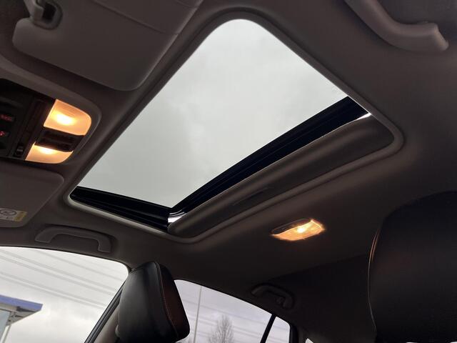 Subaru XV 2.0i e-BOXER Premium Automaat | Elek. Schuif/Kantel Dak | Apple Carplay & Android Auto | Climate Control