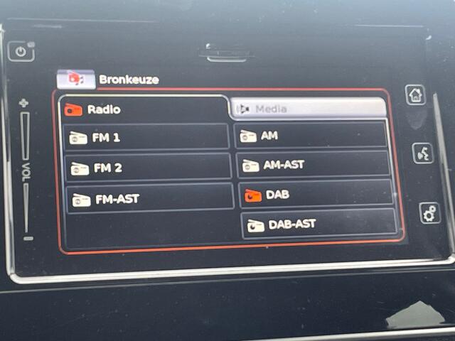 Suzuki IGNIS 1.2 Smart Hybrid Style Navigatie, Climate Control, Cruise Control, 16"Lm, Achteruitrijcamera, Stoelverwarming, Keyless Entry