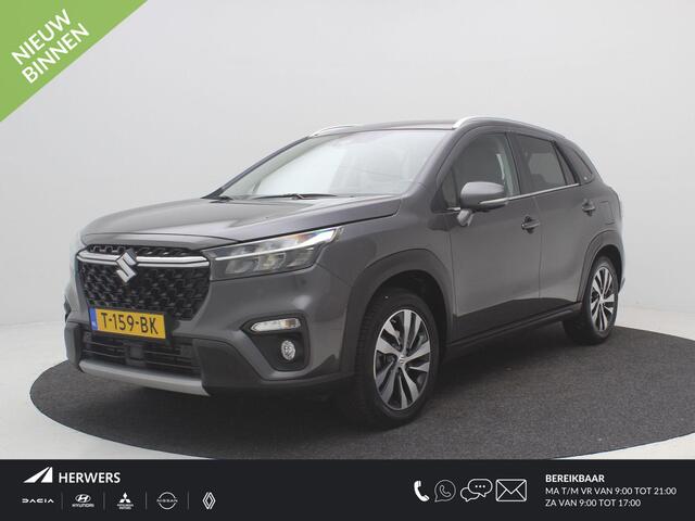 Suzuki S-Cross 1.4 Boosterjet Style Smart Hybrid / Trekhaak Afn. / 1500KG Trekgewicht / Keyless Entry / Panoramadak / Adaptieve Cruise / Apple Carplay / 360 Camera / Historie Bekend / Navigatie / Stoelverwarming voor /