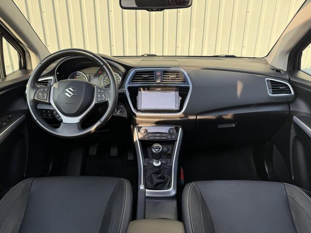 Suzuki S-Cross 1.4 Boosterjet Style Smart Hybrid / Eerste Eigenaar / Dealer Onderhouden / Lederen Bekleding / Navigatie / Stoelverwarming / Panoramadak / Climate Control / Adaptive Cruise Control /