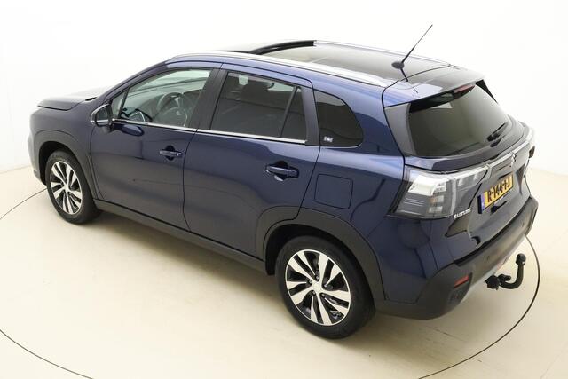 Suzuki S-Cross 1.4 Boosterjet Style Smart Hybrid | Panoramisch schuif/kanteldak | Trekhaak | Navigatie | Elektrisch inklapbare spiegels | Climate control | Stoelverwarming | Weinig kilometers
