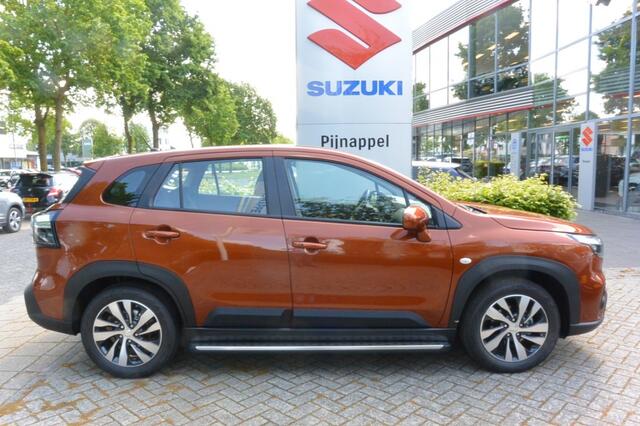Suzuki S-Cross 1.4 Turbo Boosterjet met Treeplankset verlicht / Trekhaak / Navigatie