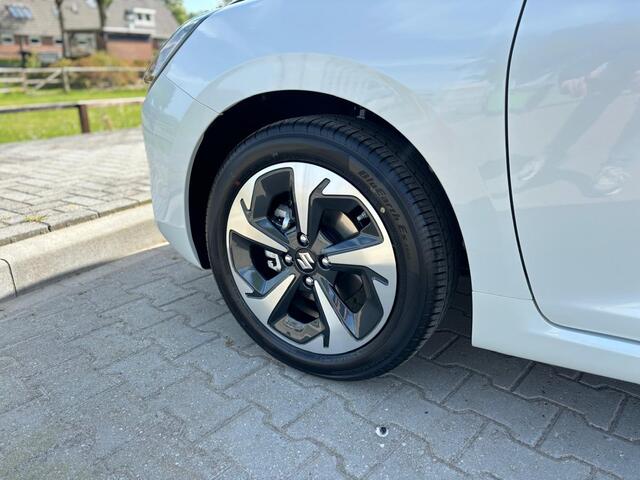 Suzuki SWIFT 1.2 Style Smart Hybrid | Nu met ¤ 2.500,- actiekorting!