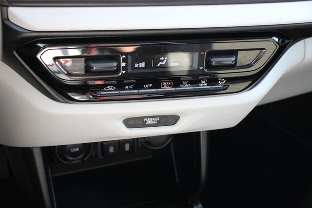 Suzuki SWIFT 1.2 Select Hybrid | Navigatie | Adapt. cruise | Dodehoeksensor |