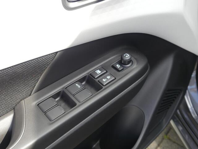 Suzuki SWIFT 1.2 Style Smart Hybrid, Automaat CVT Navigatie, Stoelverwarming, Camera, Apple CarPlay, Android Auto