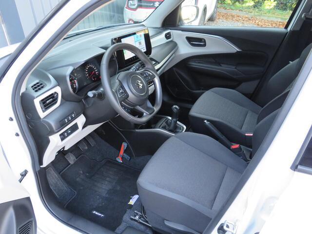 Suzuki SWIFT 1.2 Style Smart Hybrid, 17 inch en GT-Pakket, Dodehoek Detector, Suzuki Body Kit Piano Black Demo Voordeel!