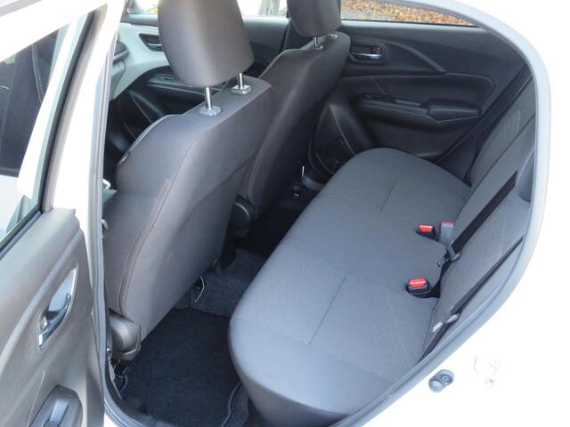 Suzuki SWIFT 1.2 Style Smart Hybrid, 17 inch en GT-Pakket, Dodehoek Detector, Suzuki Body Kit Piano Black Demo Voordeel!