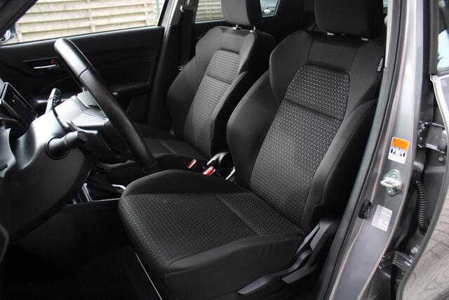 Suzuki SWIFT 1.2 Style Smart Hybrid CVT Automaat Navigatie, Cruise Control Adaptief, Stoelverwarming, Achteruitrijcamera, Parkeersensoren Achter