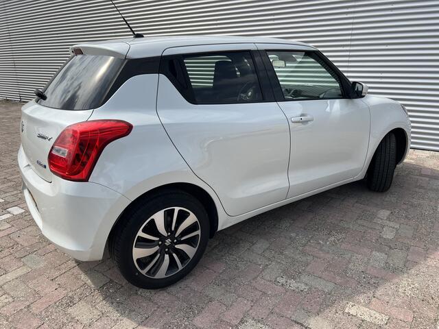 Suzuki SWIFT 1.2 Stijl Smart Hybrid | Nieuw Binnen! | Cruise | Camera | Navi