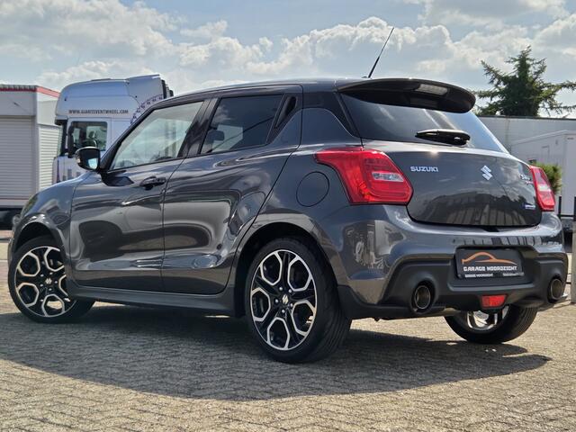 Suzuki SWIFT 1.4 Sport Smart Hybrid NAVIGATIE|CAMERA|CRUISE CONTROL|KEY LESSGO & ENTRY|GETINT GLAS|17 INCH|1E EIGENAAR|DEALER ONDERHOUDEN Maandag tot Vrijdag geopend van 09.00 tot 20.00 uur en Zaterdag van 09.00 tot 18.00 uur
