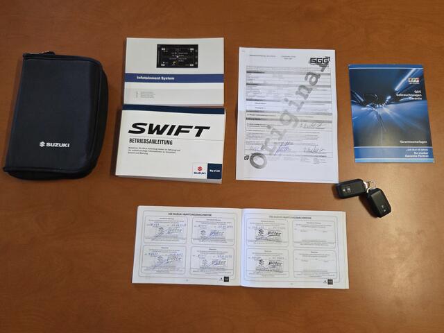Suzuki SWIFT 1.4 Sport Smart Hybrid NAVIGATIE|CAMERA|CRUISE CONTROL|KEY LESSGO & ENTRY|GETINT GLAS|17 INCH|1E EIGENAAR|DEALER ONDERHOUDEN Maandag tot Vrijdag geopend van 09.00 tot 20.00 uur en Zaterdag van 09.00 tot 18.00 uur