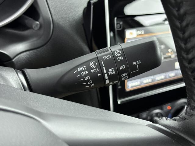 Suzuki SWIFT 1.2 Select Smart Hybrid Automaat | Parkeersensoren | Cruise Control | Stoelverwarming | Apple Carplay/Android Auto |