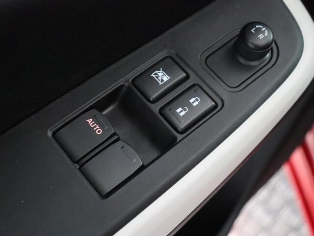 Suzuki SWIFT 1.2 Select Smart Hybrid (Camera / ACC / Carplay / Stoelverwarming)