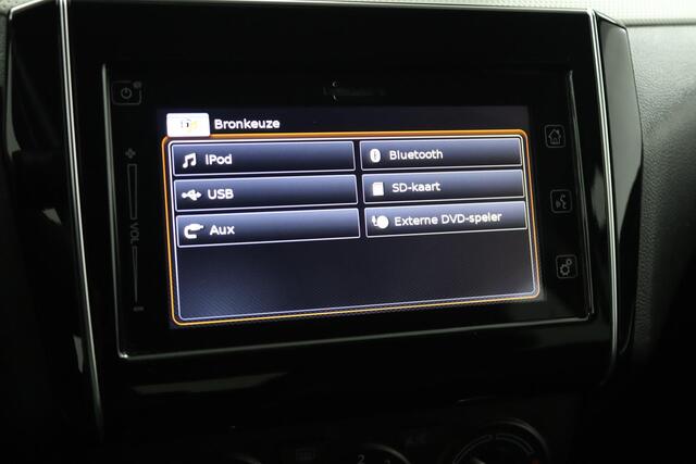 Suzuki SWIFT 1.2 Select Smart Hybrid | Airco | Camera | Apple carplay, Android auto | Stoelverwarming | All Season banden|