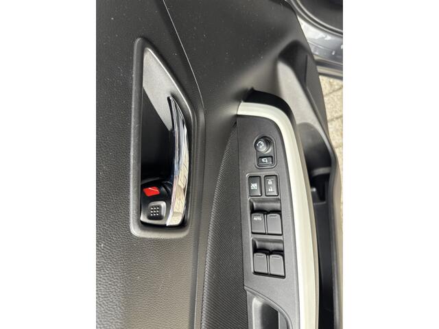 Suzuki SWIFT 1.2 Stijl Smart Hybrid | Navigatie | Camera | Stoelverwarming | Adaptive Cruise Control | Climate Control |