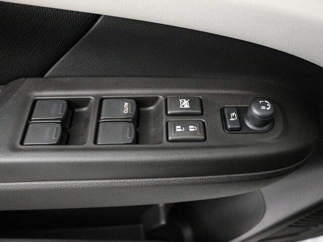 Suzuki SWIFT 1.2 Style Smart Hybrid | Automaat | Apple Carplay / Android Auto (Navigatie) | Cruise control | Climate control | Navigatie | Keyless entry