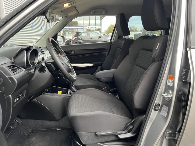 Suzuki SWIFT 1.0 Stijl Automaat | NL auto | Trekhaak | Climate Control | Apple Carplay & Android Auto