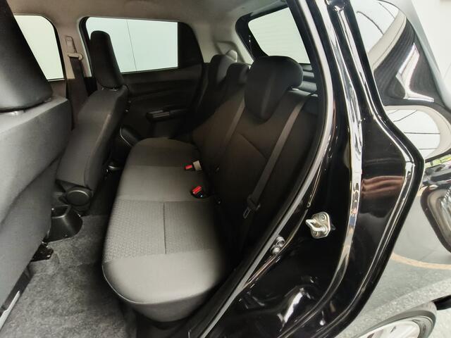 Suzuki SWIFT 1.2 Select Smart Hybrid uit 2023 Rijklaar + 12 maanden Bovag-garantie Henk Jongen Auto's in Helmond, al 50 jaar service zoals 't hoort!