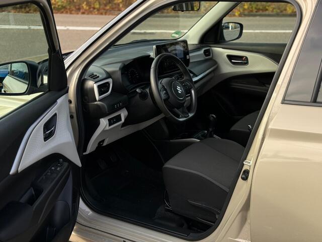 Suzuki SWIFT 1.2 STYLE SMART HYBR. KEYLESS ECC CAMERA NAVI ADD. CRUISE