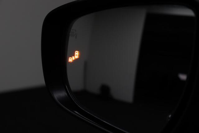 Suzuki SWIFT 1.2 Style Smart Hybrid | Adaptive-cruise | Afneembare Trekhaak | Camera | Clima | Apple Carplay & Android Auto | Navigatie | Parkeerhulp | Keyless | Dodehoekdetectie