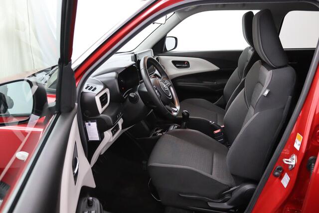 Suzuki SWIFT 1.2 Select Smart Hybrid | Stoelverwarming | Grootscherm Navigatie | Draadloos Apple Carplay | Bi- tone parelmoer Rood | Parkeersensoren Achter | Keyless Entry |